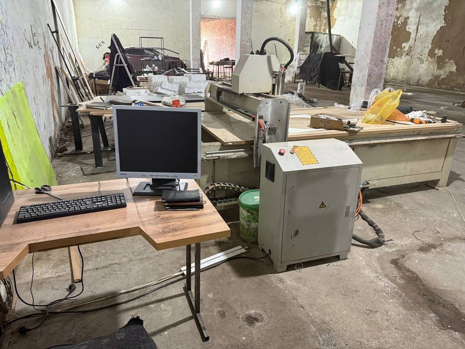 Срочно. Продам мебельные станки.