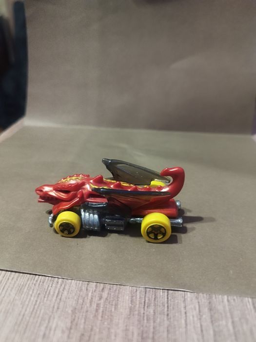 Машинки коллекции Хот вилс.