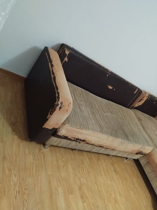 Продам диван угловой