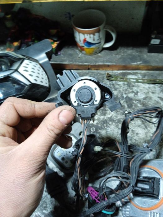 Vosvagin oldi ung tomon fara  korpisi yuq qolgan xamma narsasi bor