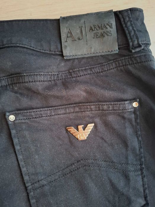 Дрехи Pinko, Armani