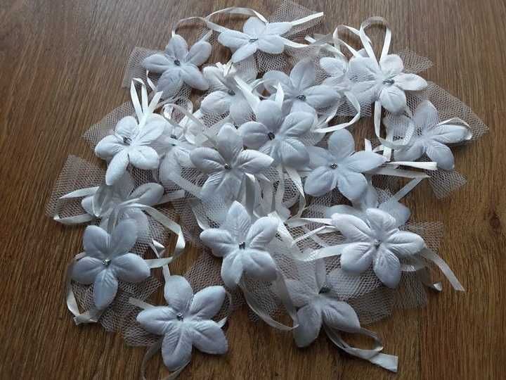 Cocarde/ flori nunta (material textil)