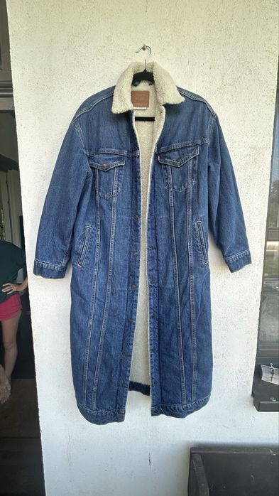 Geacă Levi’s lungă din blugi, cu căptușeală sherpa – damă