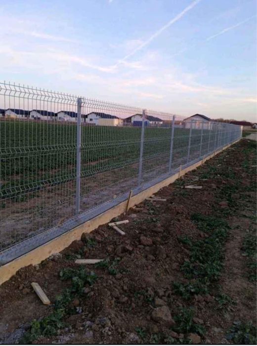 Vand garduri din plasa bourduroasa