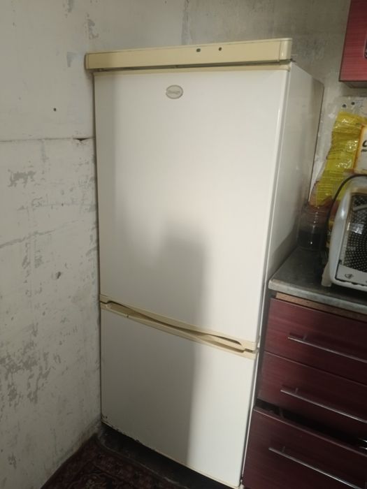 Продам б/у холодильник