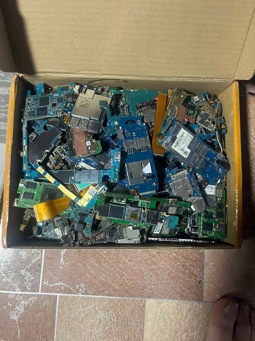 Пункт приёма сотовых плат