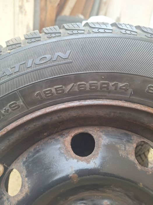 Зимни гуми 14 чисто нови и електрическа тротинетка