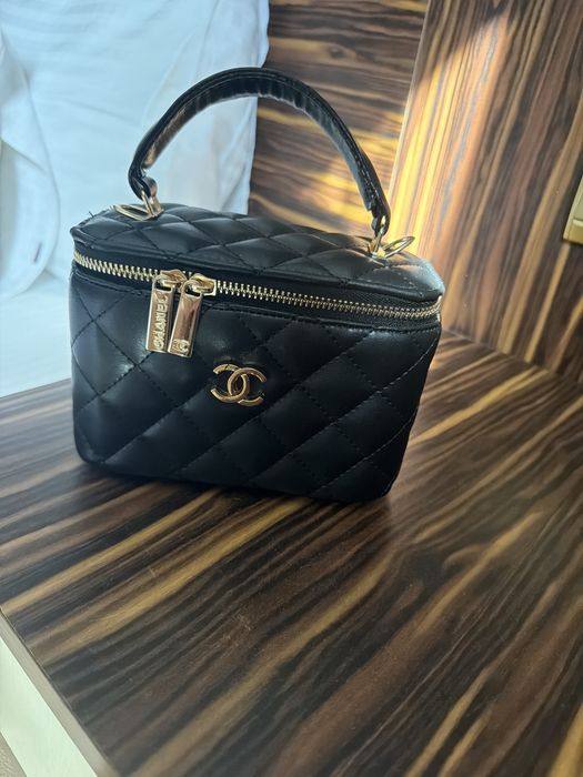 Chanel vanity чанта