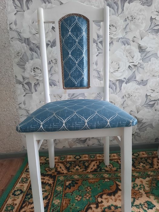 Продаются стулья 6 штук, цена одного стула 7 тысяч тенге