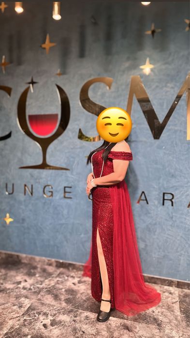 Женское вечернее платье с пайетками