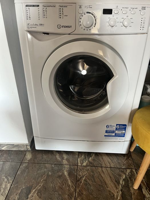 Пералня Индезит напълно изправна