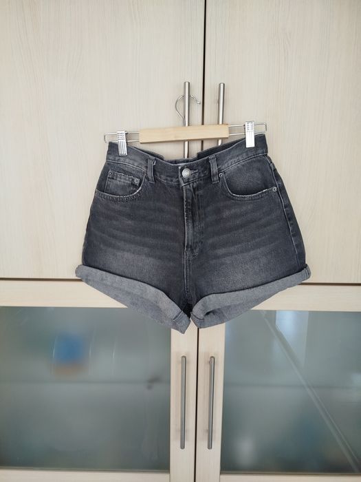 Разпродавам: 2 чифта нови къси дънкови панталонки Pull&Bear,  36, S (2 цвята)