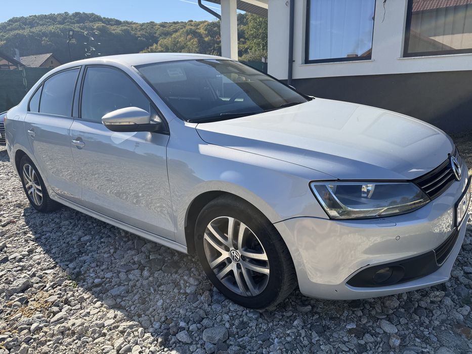 VOLKSWAGEN Jetta 2013 — imagine 1