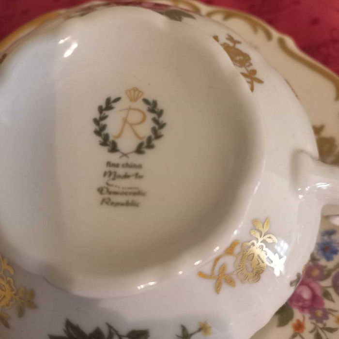 Новые суповые чашки Reichenbach с блюдцами. Цена указана за одну.