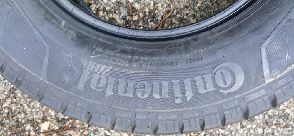 Като НОВИ 225 75 R16C Continental