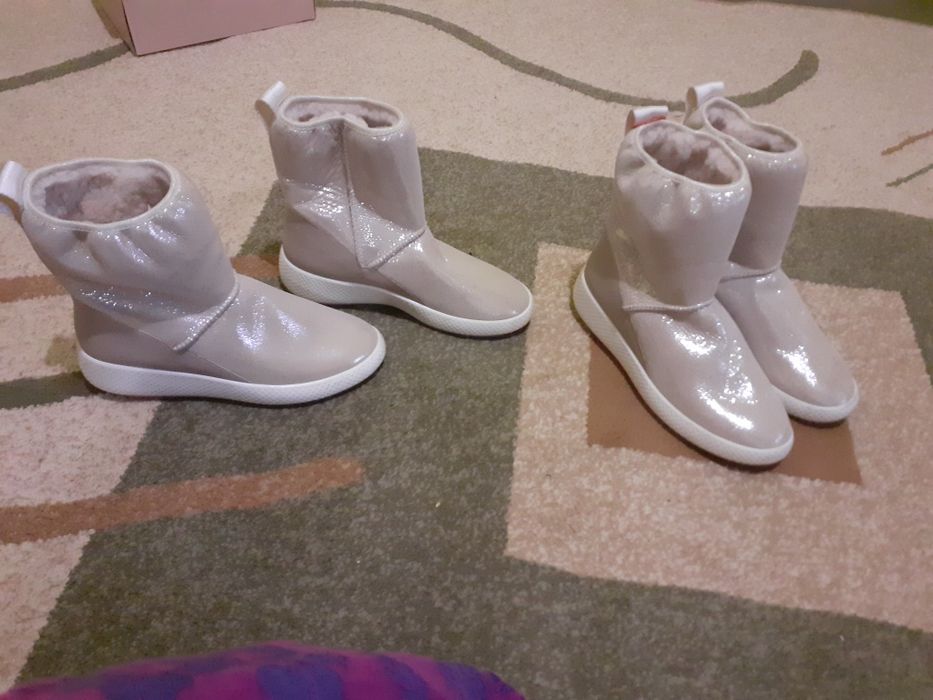 Сапоги с мехом модный блестящий золотистый , качество 100 % гарантия