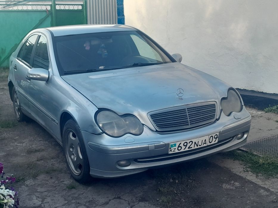Мерседес w203 c220