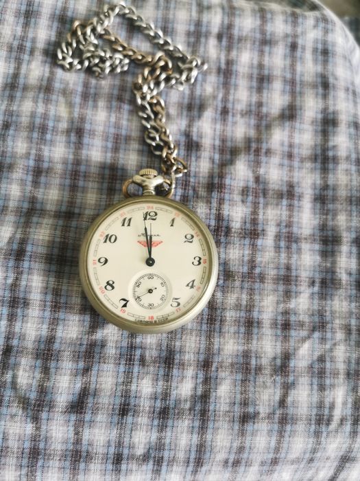 Продавам стар руски джобен часовник