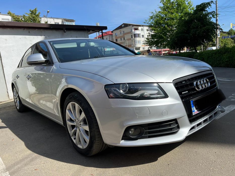 Audi A4.