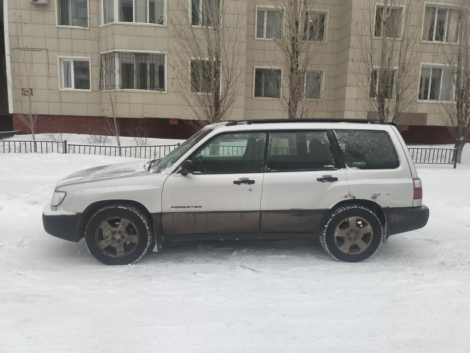 Продам машину субару