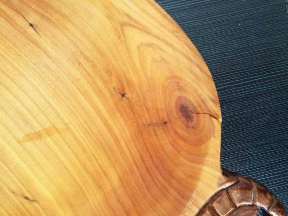 Астау из дерева с дефектом
