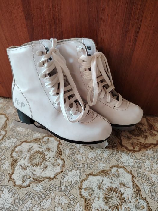 Женские фигурные коньки