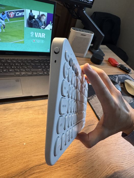 Bluetooth клавиатура Logitech k380