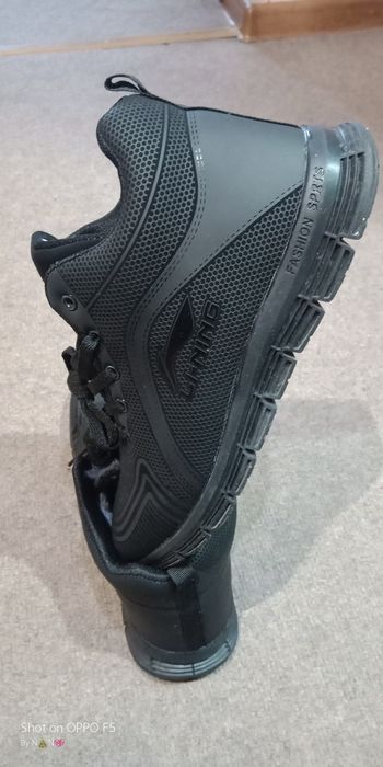 Кроссовки 39-40 новые зимние
