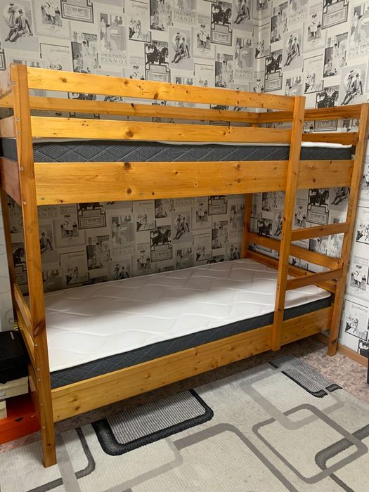 Двухъярусная кровать