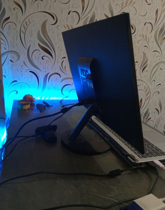 Игровой Laptop DDR5 Срочно! 3.5Ghz/ DDR5 8Gb 5500Mhz/ Full Мощный топ.