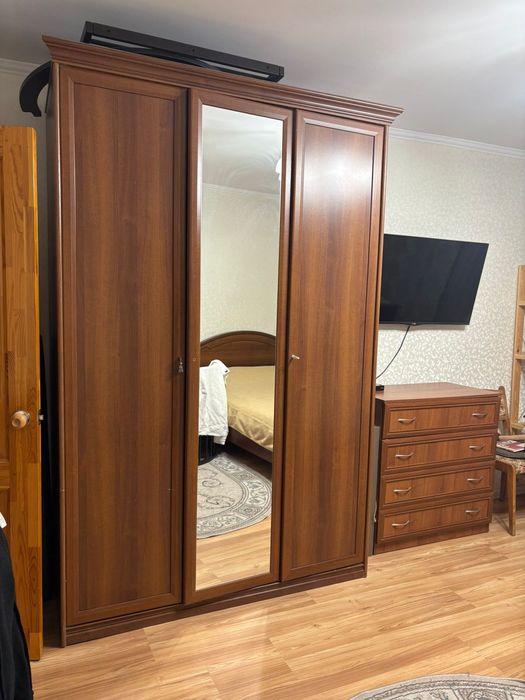 Продам шкаф и комод