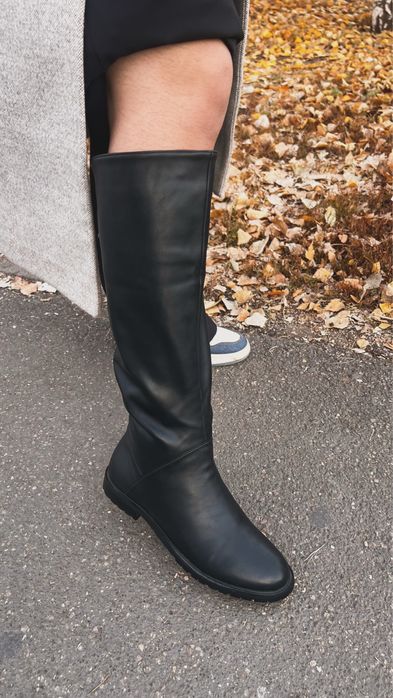 Продам стильные сапоги