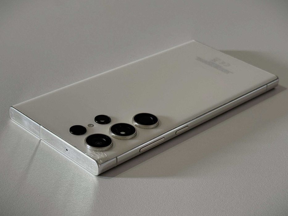 Бартер! Забележка! Samsung Galaxy S23 Ultra 512GB Cream (Бял)