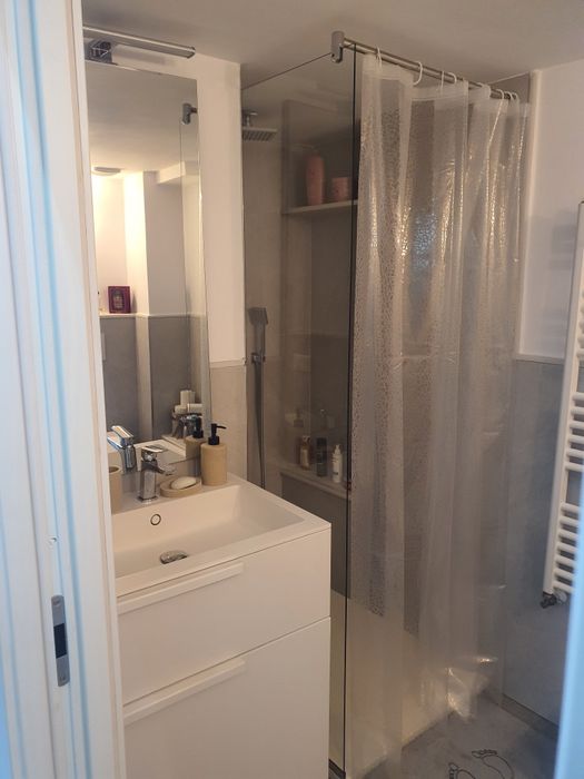 Proprietar,vând apartament!