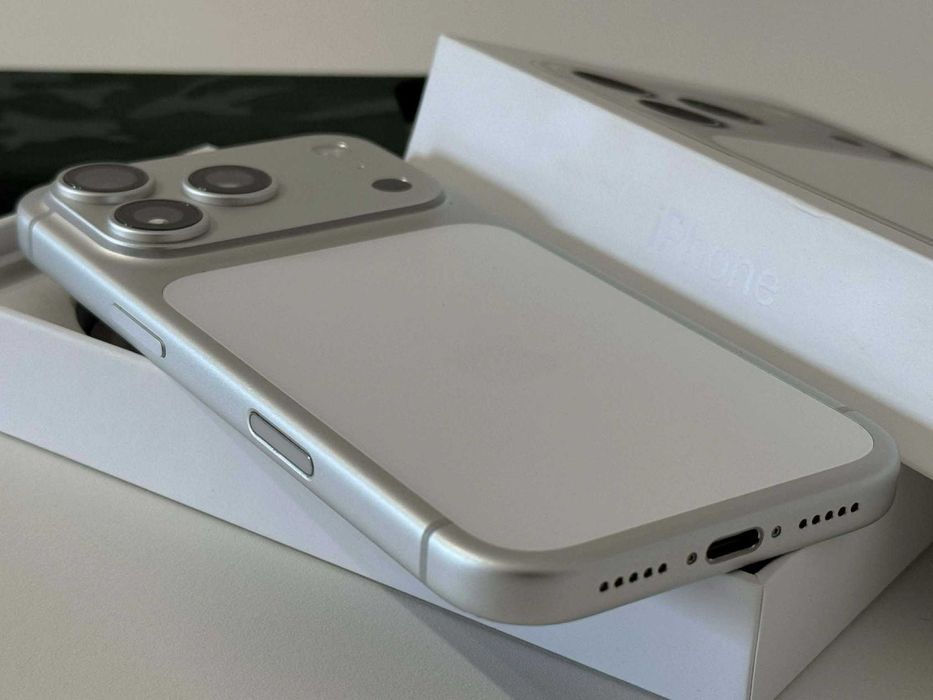 Бартер! Гаранция! iPhone 17 Pro Silver (Сив)