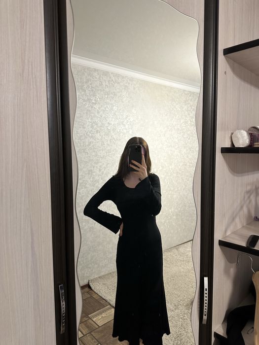 Продам женские платья