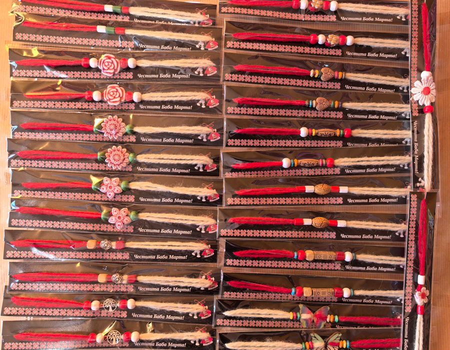 Продавам мартеници ръчно изработени