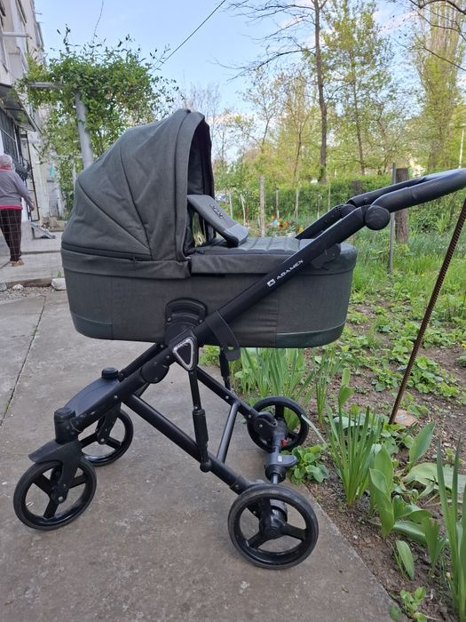 Vând cărucior Adamex  Dark Green 98 3 in 1 perfect functional( scoica landou si parte sport)