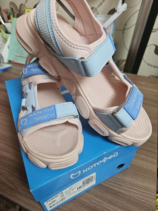 Продаю сандали новые