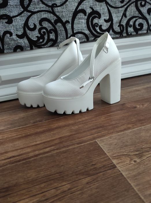 Туфли 36р, р-н новостройка