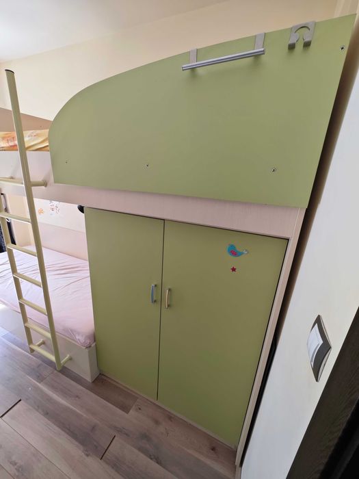 ДЕТСКА СЕКЦИЯ - две легла 90/195 и гардероб 104/130/84