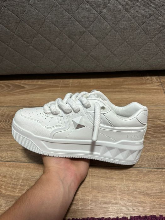 Adidasi Valentin o Garavan i - One Stud Low | sneakers - Noi