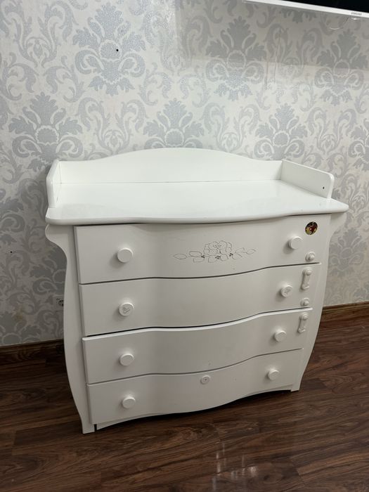 Продам Шкаф с комодом белый