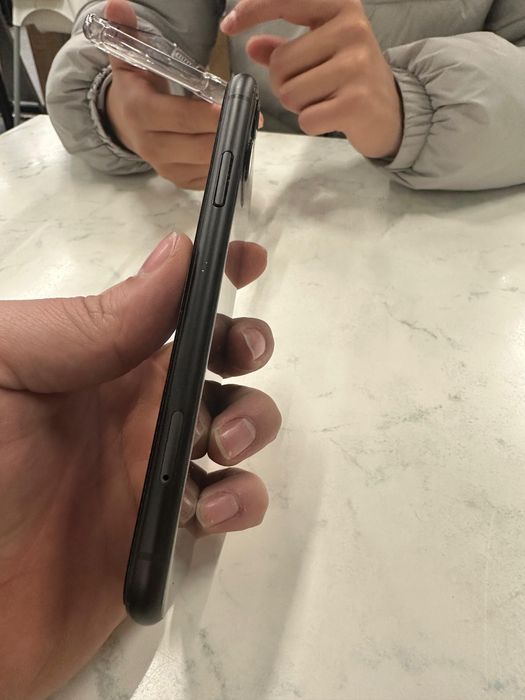 Продается айфон 11