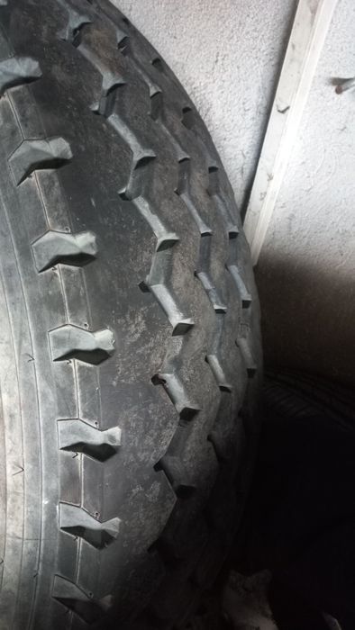 Гуми 12.00-20 с права шарка, гума за мотокар