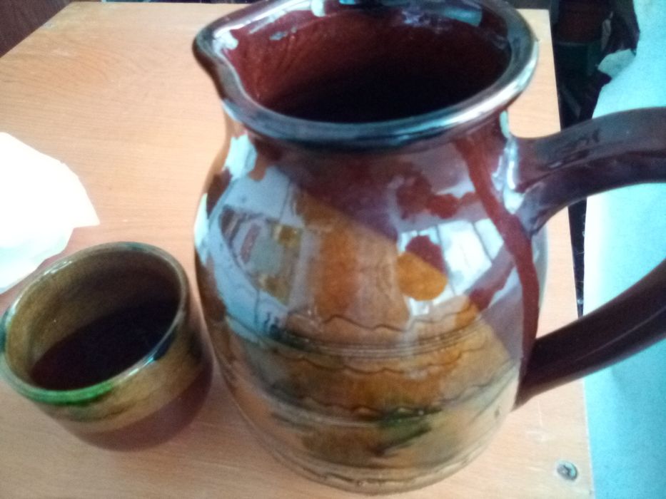 Бълг.порцелан, 6 чинии, ножове,купи,винен сервиз