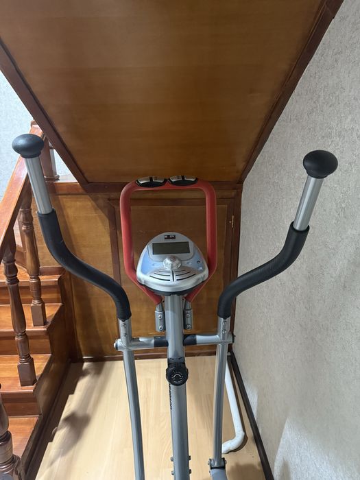 Продам эллиптический тренажер