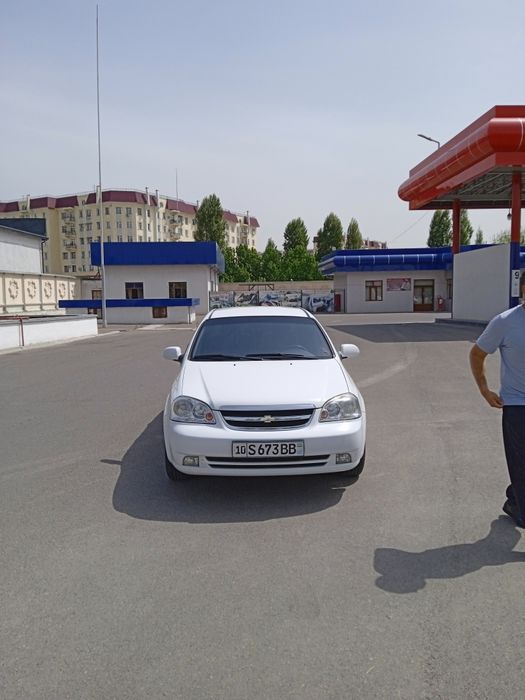 Laceti 1.8   avtomat karobka ARENDA VIKUP