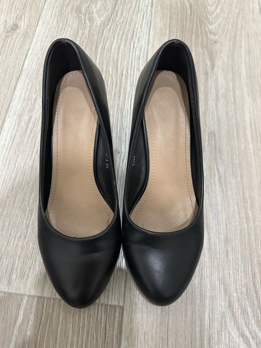 Продам уставные туфли