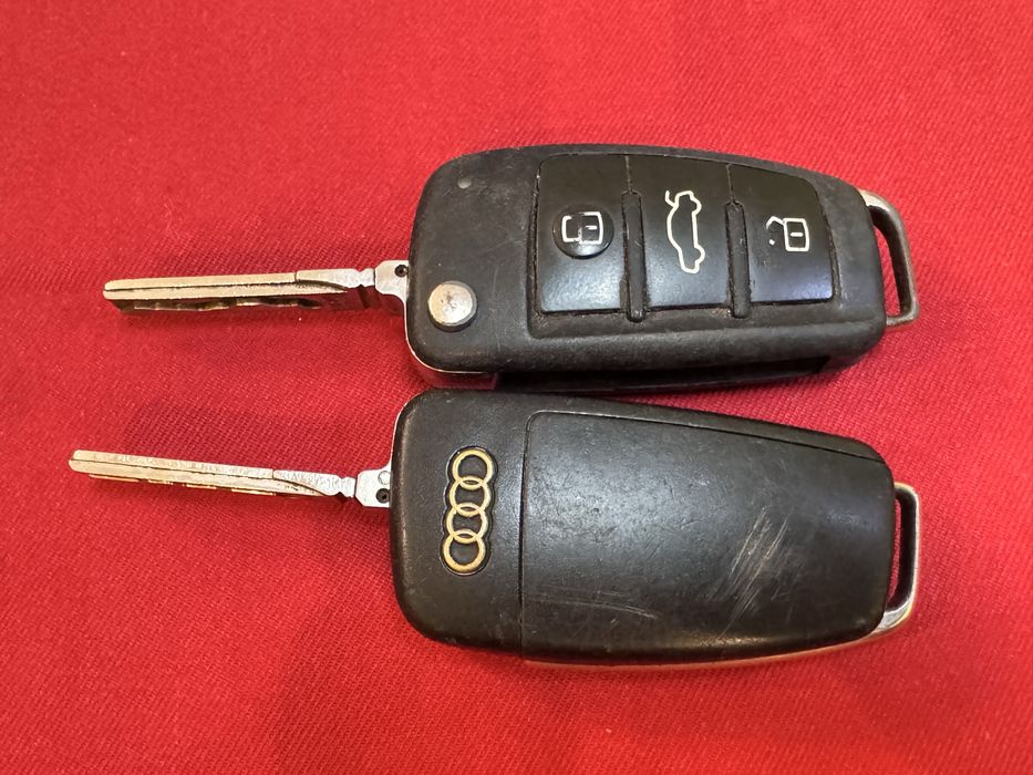 Ключ Audi А4А6/A3/ оригинален с 3бутона сгъваем